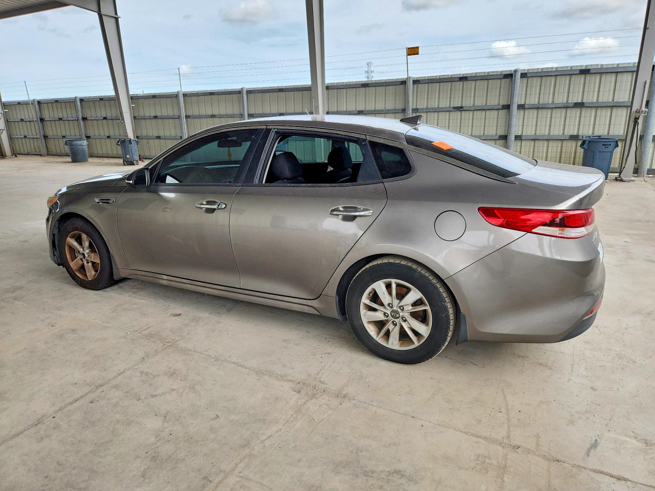2017 KIA OPTIMA LX — снимка 2