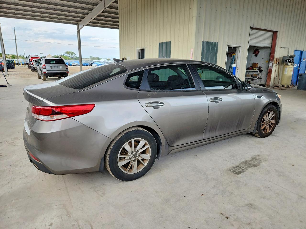 2017 KIA OPTIMA LX — снимка 3