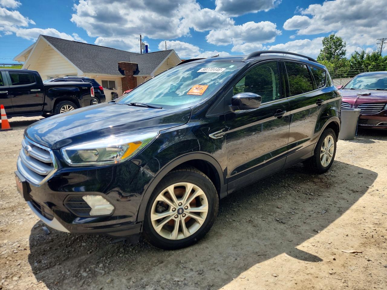 2018 FORD ESCAPE SE