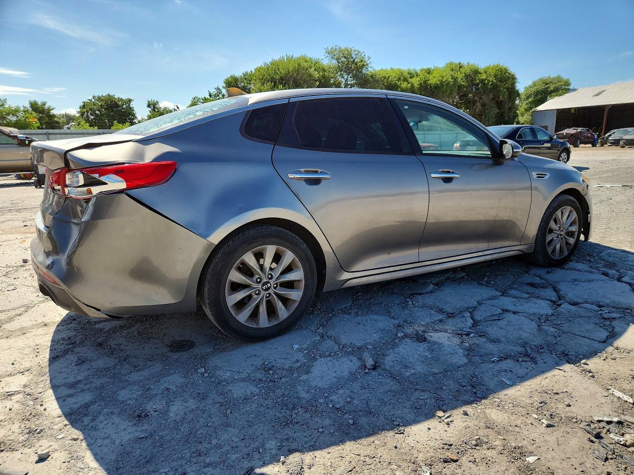 2017 KIA OPTIMA LX — снимка 3