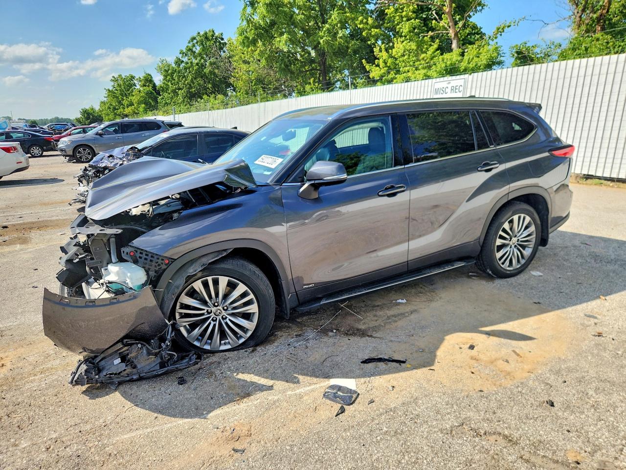 2022 TOYOTA HIGHLANDER HYBRID PLATINUM