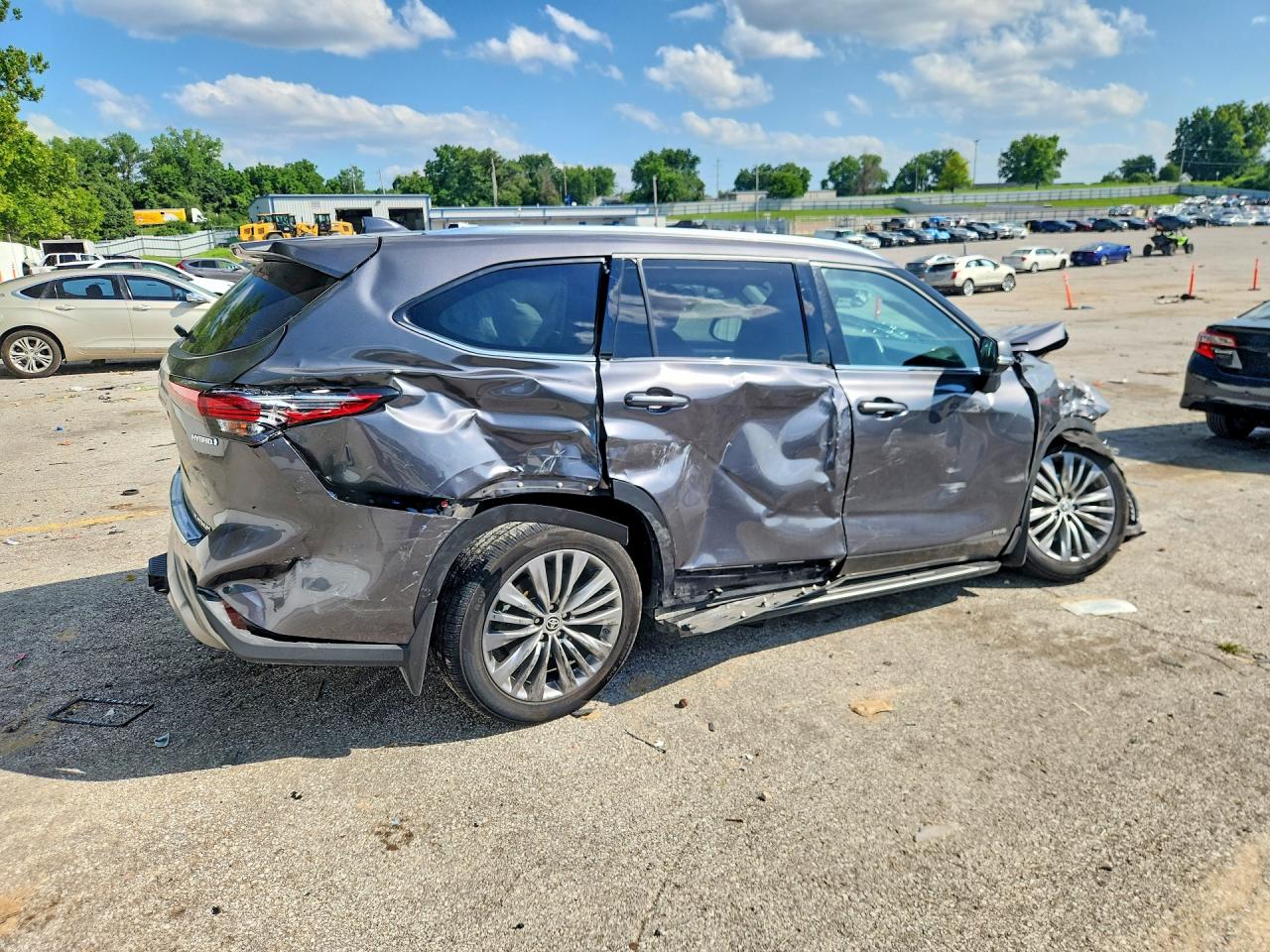 2022 TOYOTA HIGHLANDER HYBRID PLATINUM — снимка 3