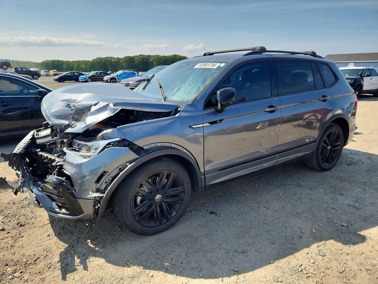 2022 VOLKSWAGEN TIGUAN SE R-LINE BLACK