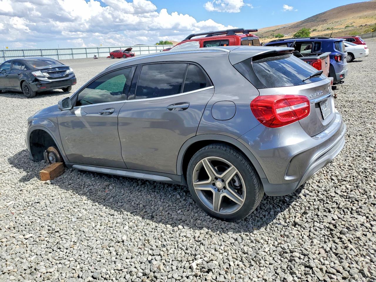 2015 MERCEDES-BENZ GLA 250 4MATIC — снимка 2