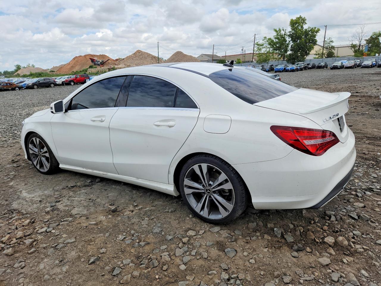 2019 MERCEDES-BENZ CLA 250 — снимка 2