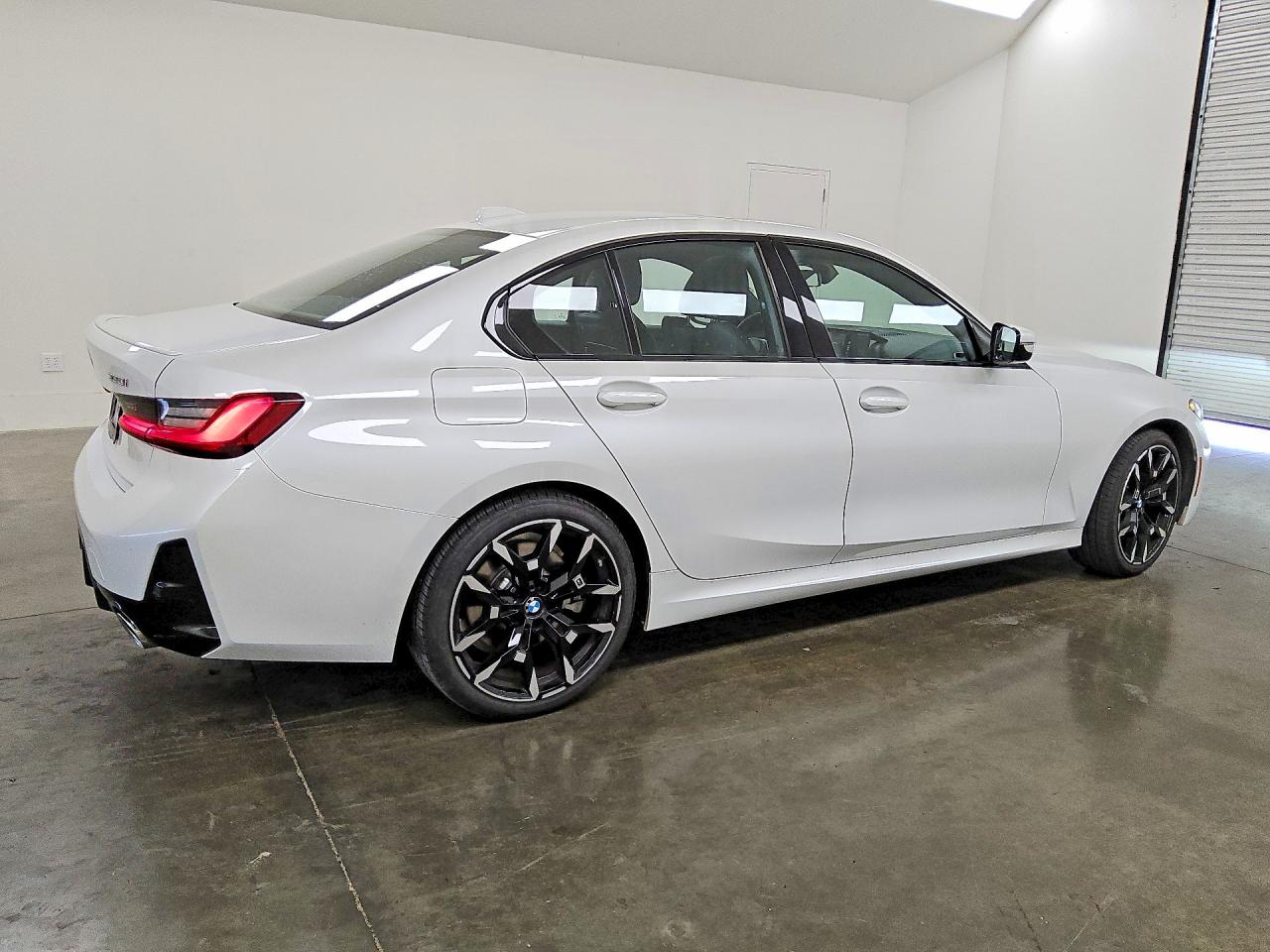 2026 BMW 330XI — снимка 3
