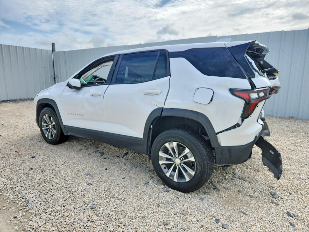 2026 CHEVROLET EQUINOX LT — снимка 2