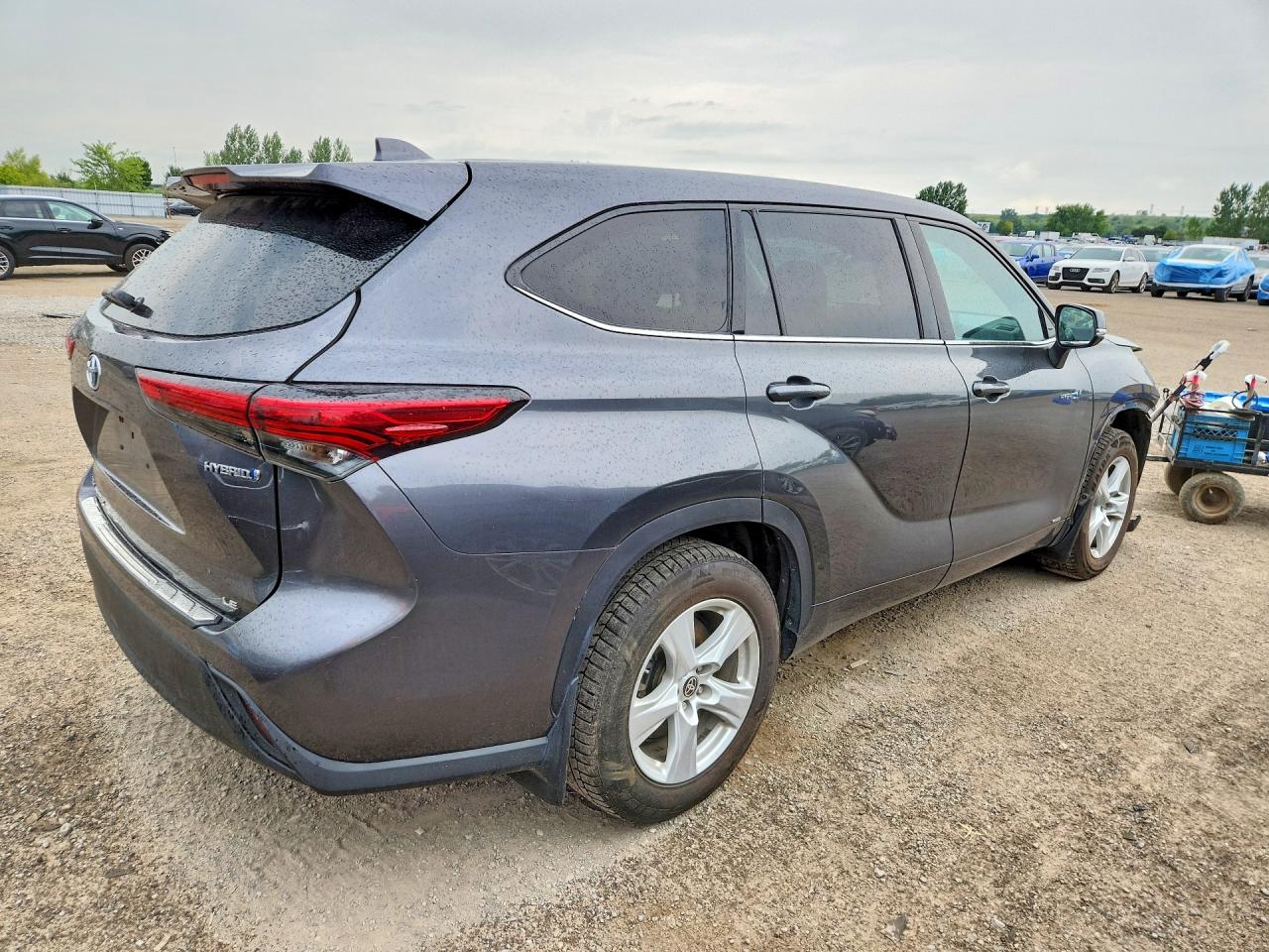 2020 TOYOTA HIGHLANDER HYBRID LE — снимка 3