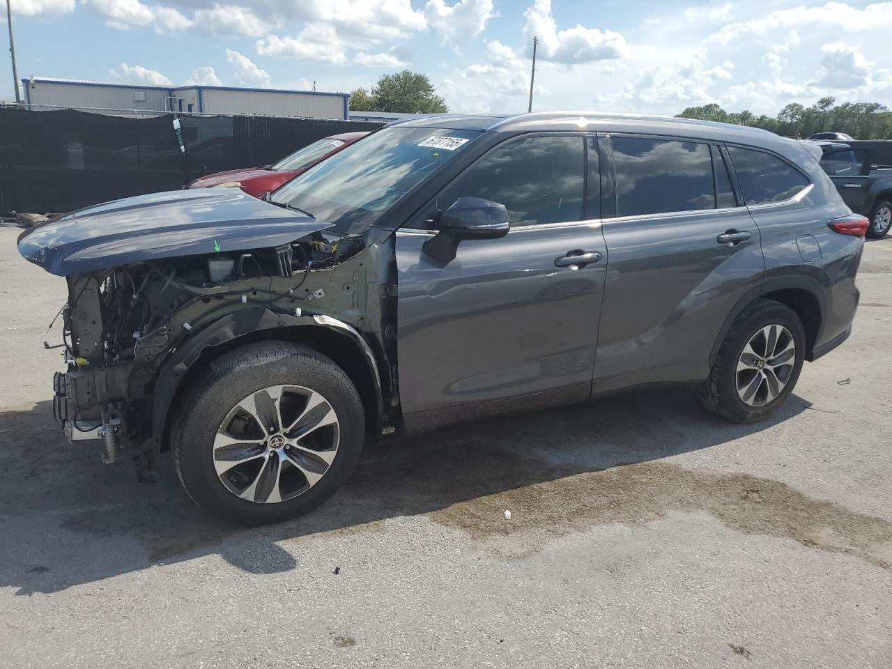 2021 TOYOTA HIGHLANDER XLE