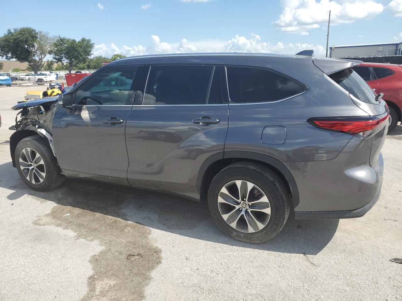 2021 TOYOTA HIGHLANDER XLE — снимка 2