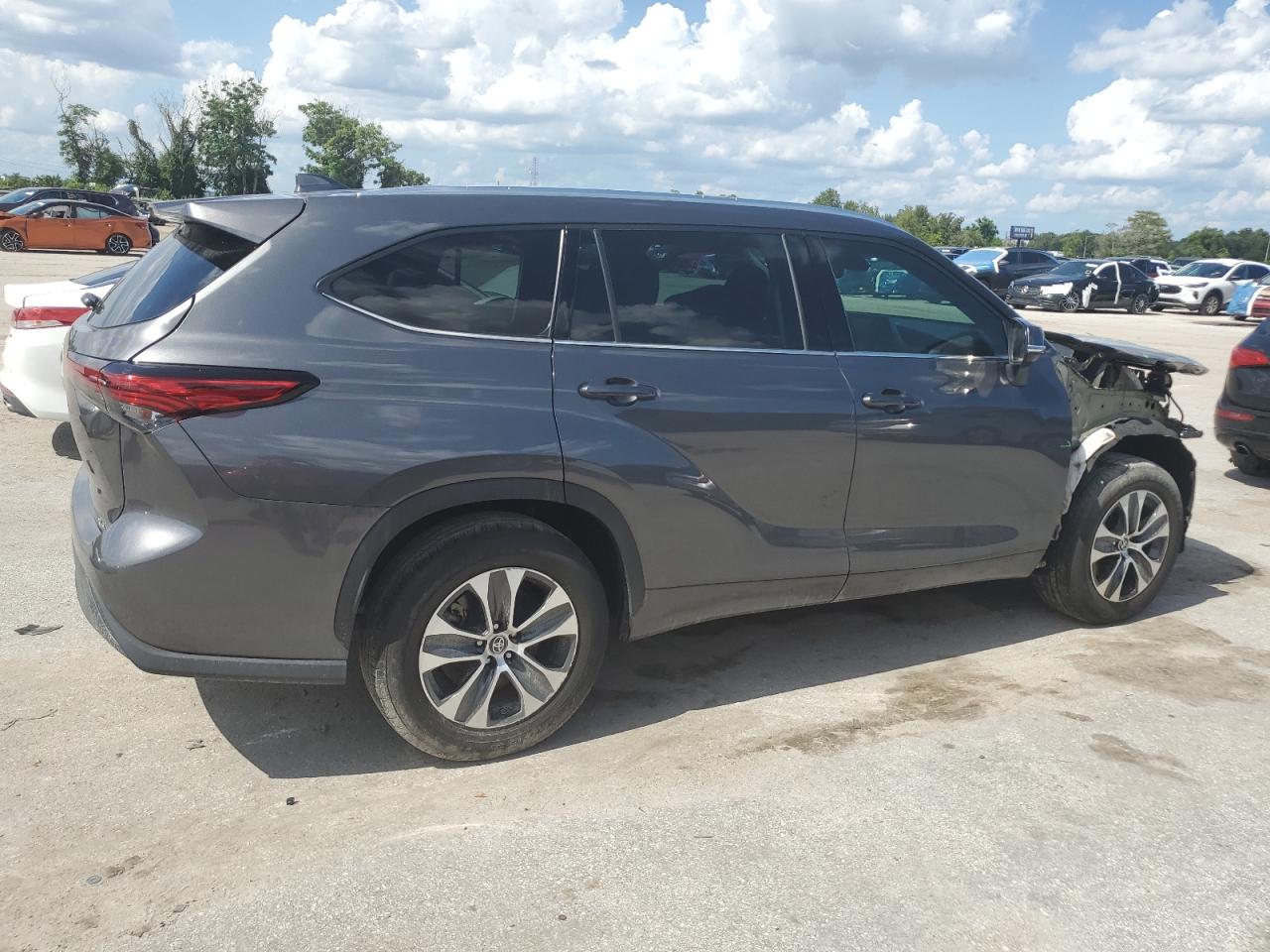 2021 TOYOTA HIGHLANDER XLE — снимка 3