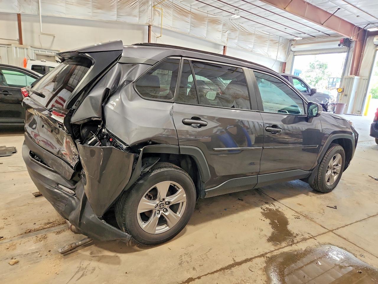 2023 TOYOTA RAV4 XLE — снимка 3