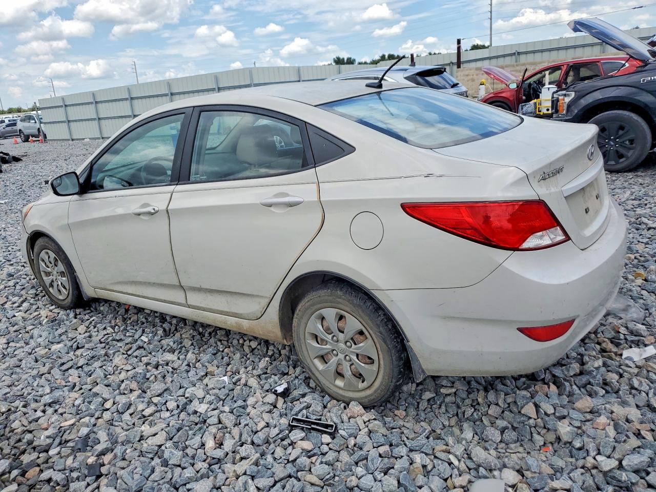 2015 HYUNDAI ACCENT GLS — снимка 2