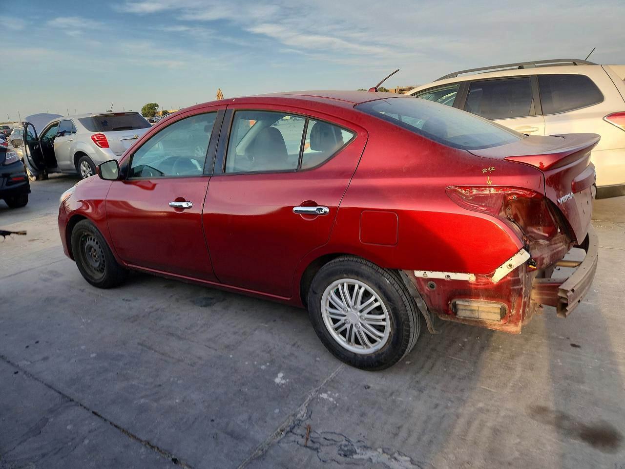 2016 NISSAN VERSA 1.6 SV — снимка 2