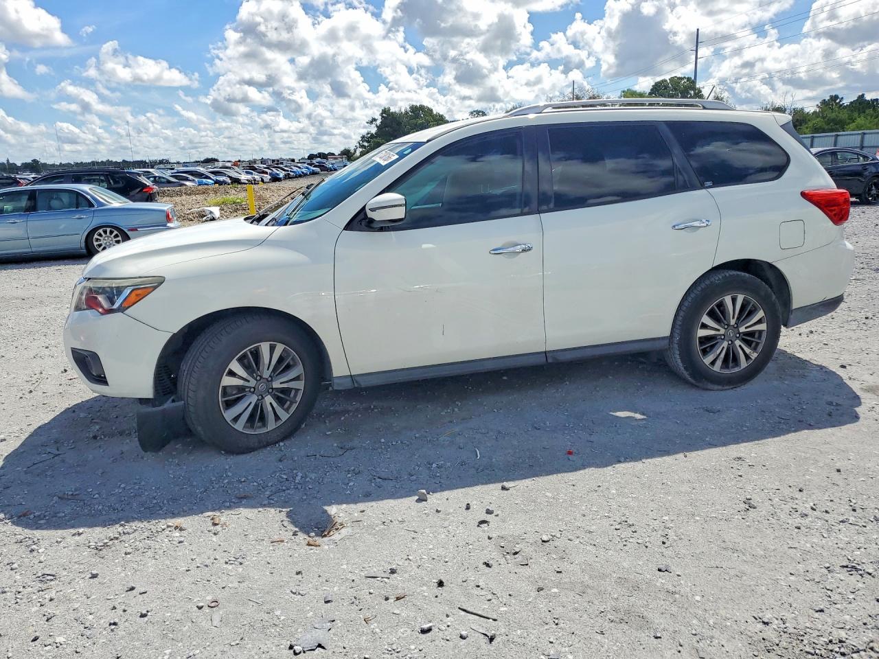 2017 NISSAN PATHFINDER SV