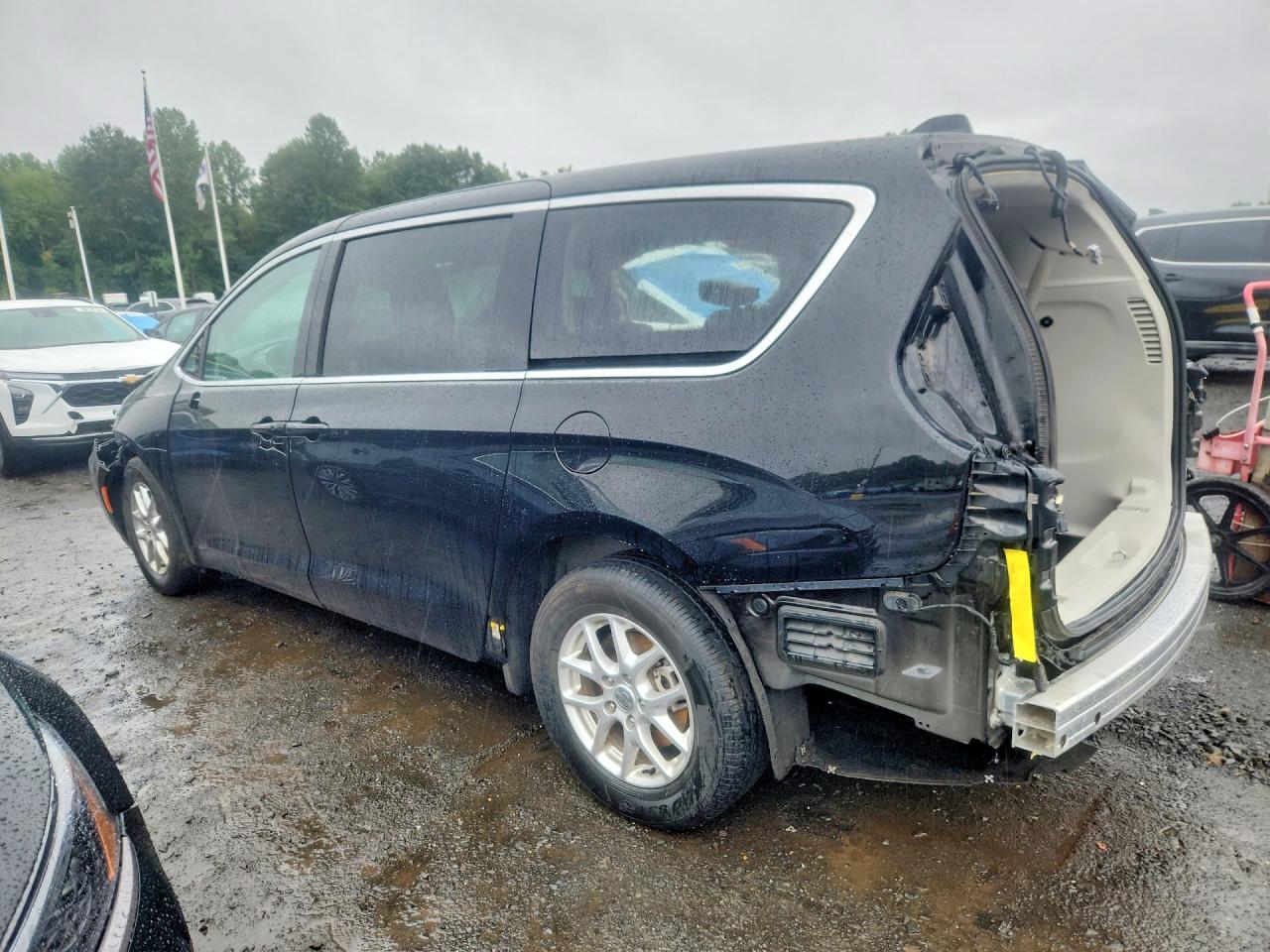 2024 CHRYSLER PACIFICA TOURING L — снимка 2