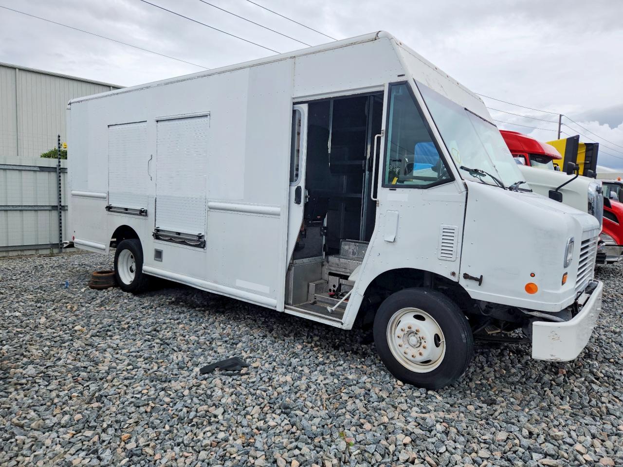 2013 FORD F59 — снимка 4