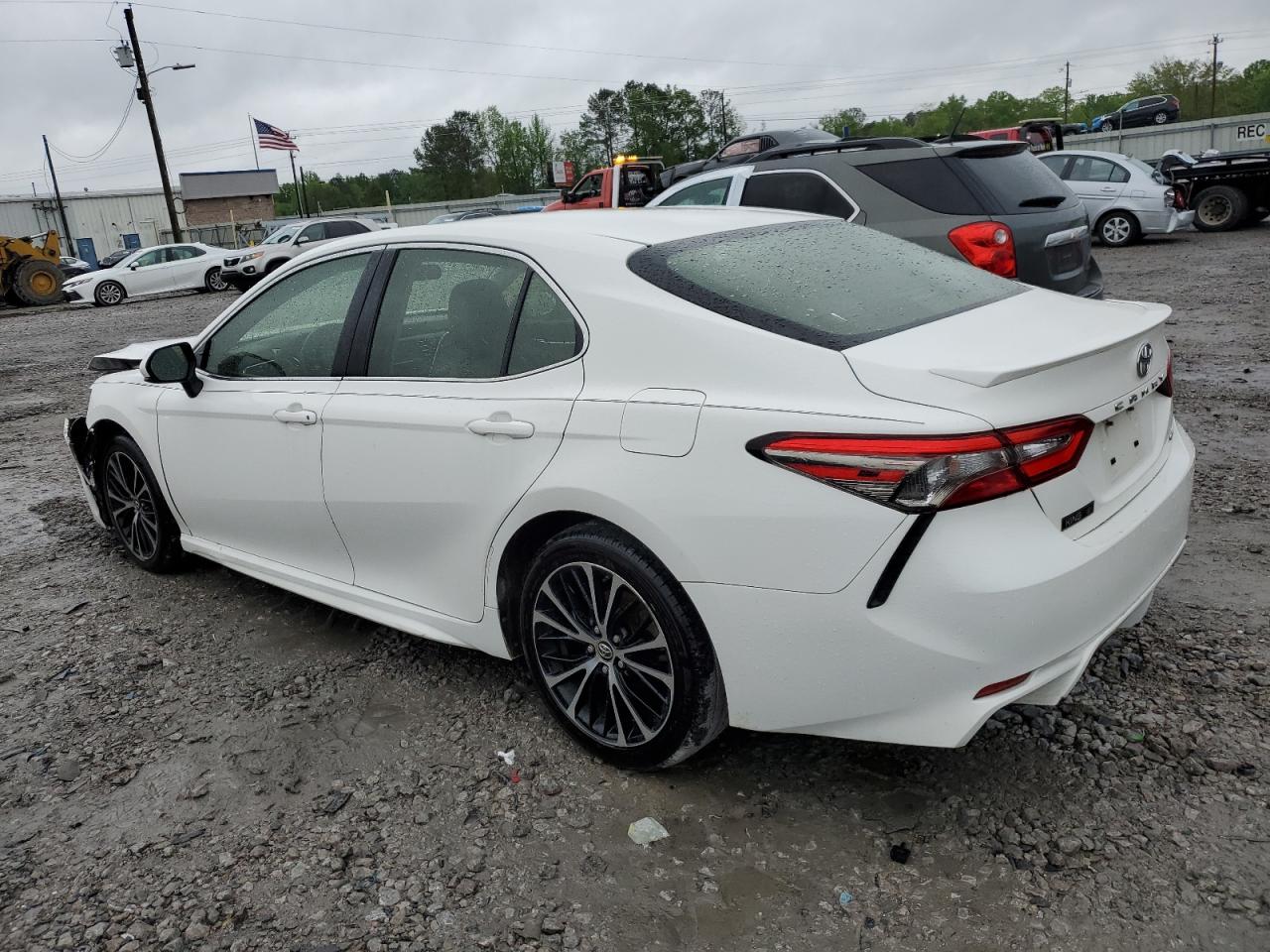 2018 TOYOTA CAMRY L — снимка 2