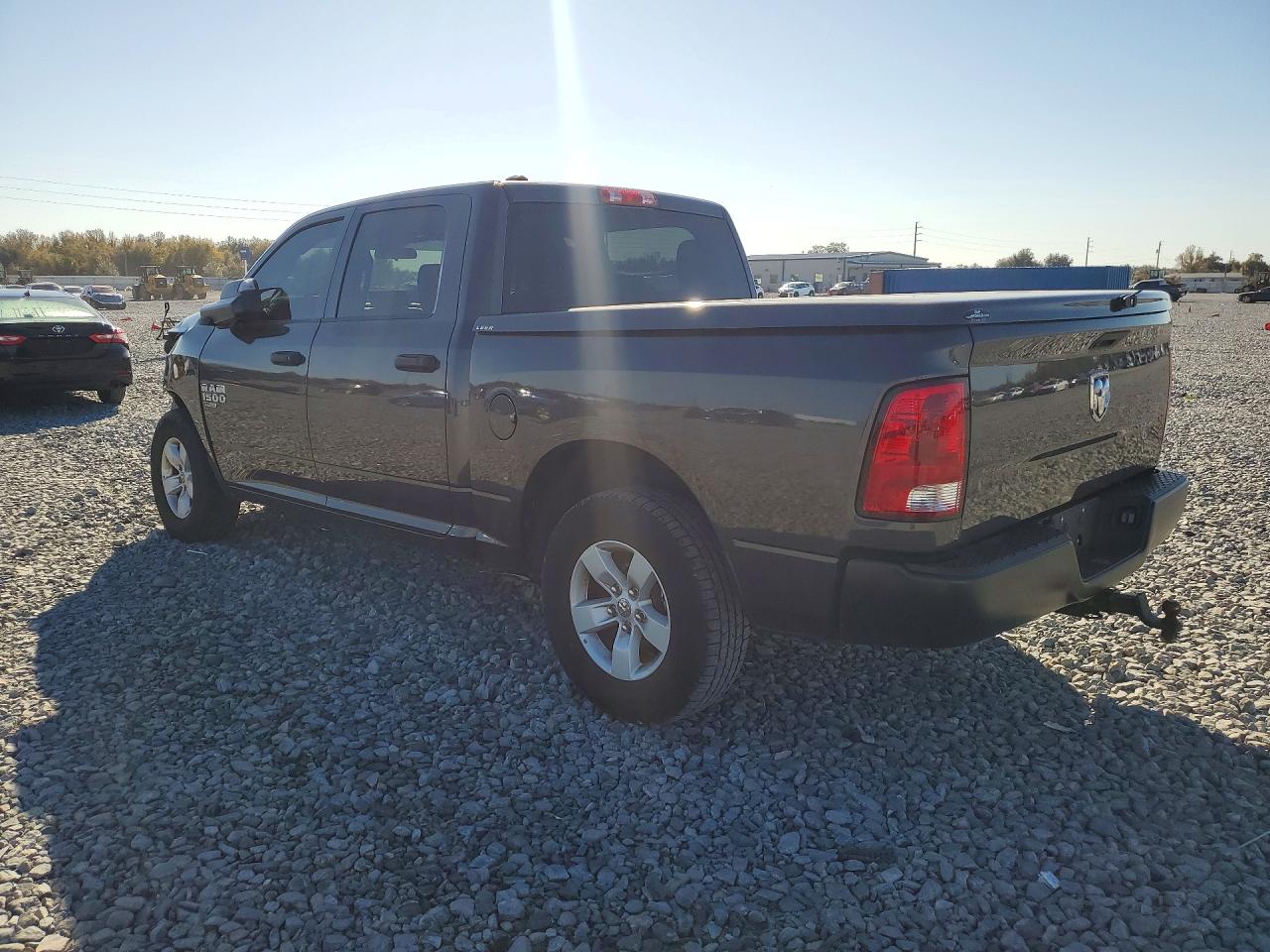 2023 RAM 1500 CLASSIC TRADESMAN — снимка 2