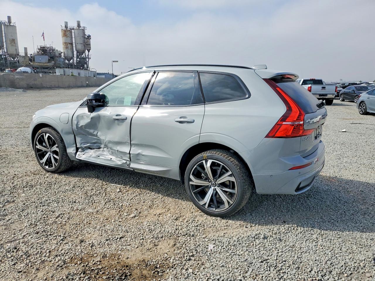 2025 VOLVO XC60 ULTRA — снимка 2