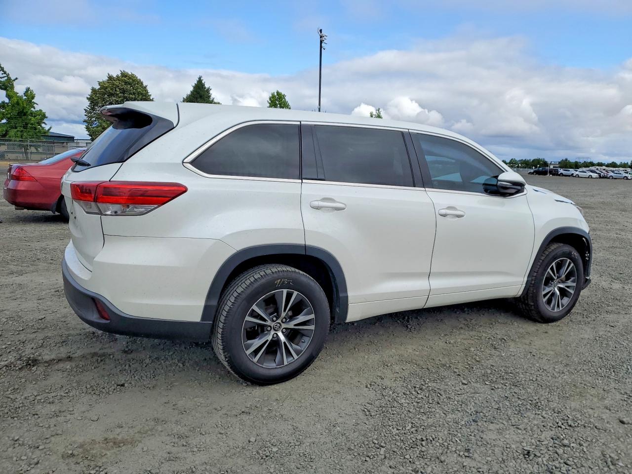 2017 TOYOTA HIGHLANDER LE — снимка 3