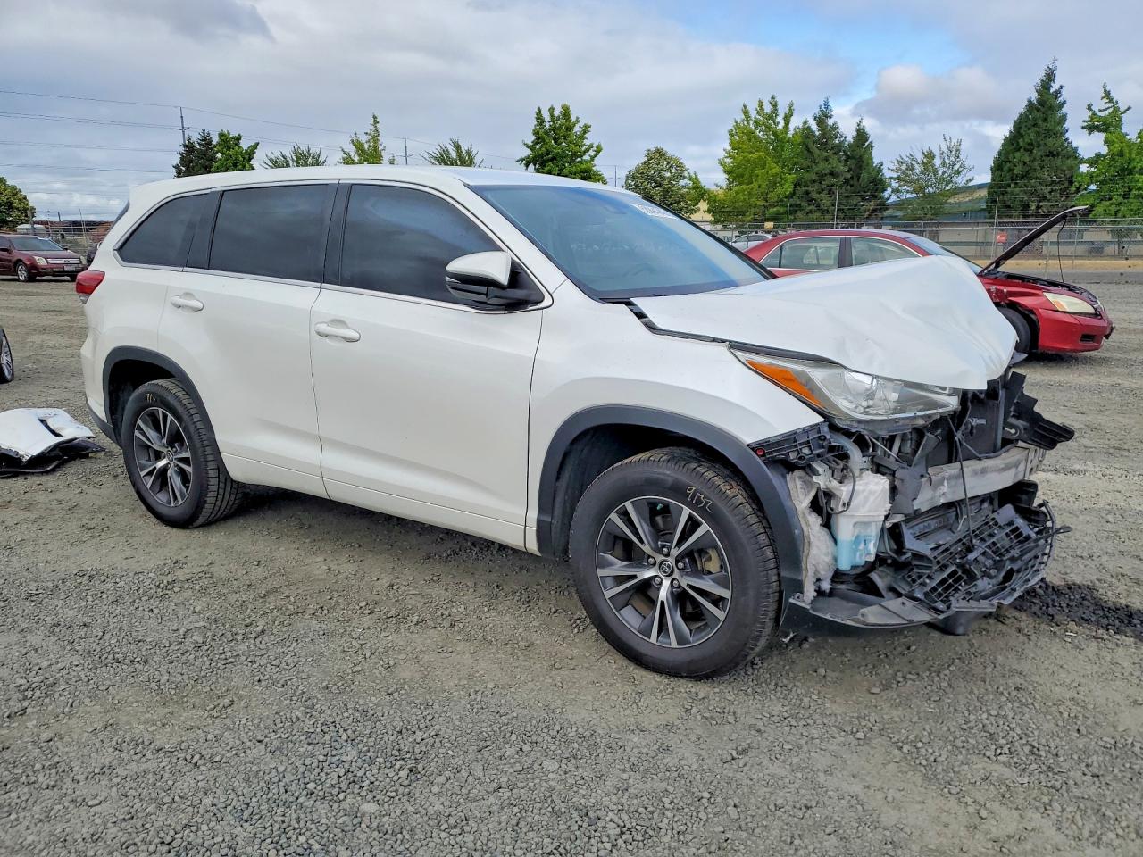 2017 TOYOTA HIGHLANDER LE — снимка 4