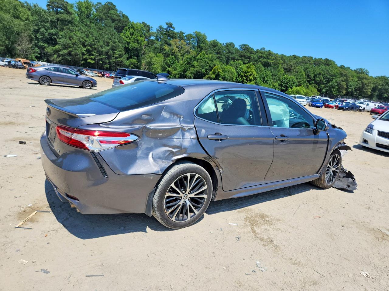 2020 TOYOTA CAMRY SE — снимка 3