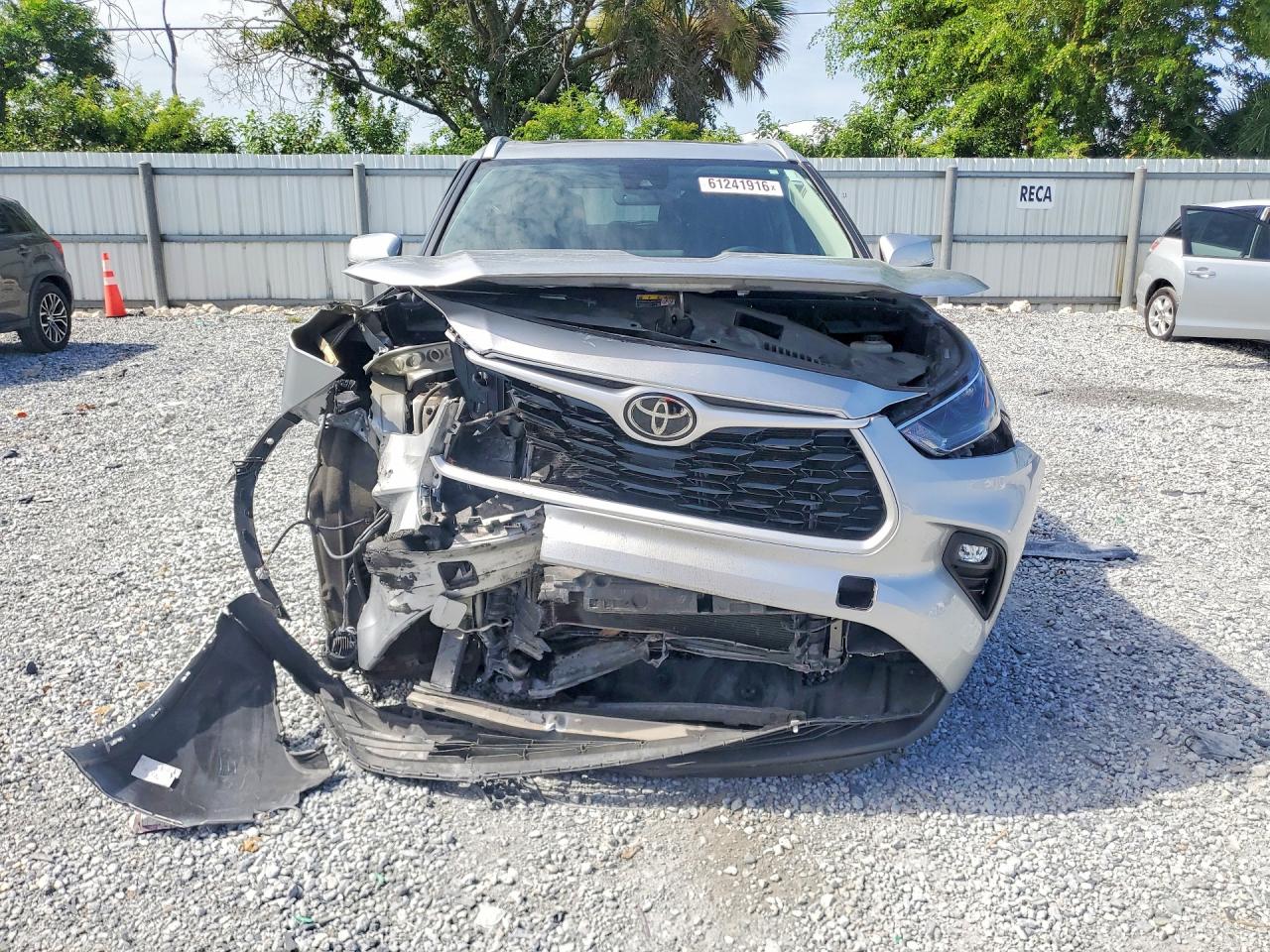 2022 TOYOTA HIGHLANDER XLE — снимка 5