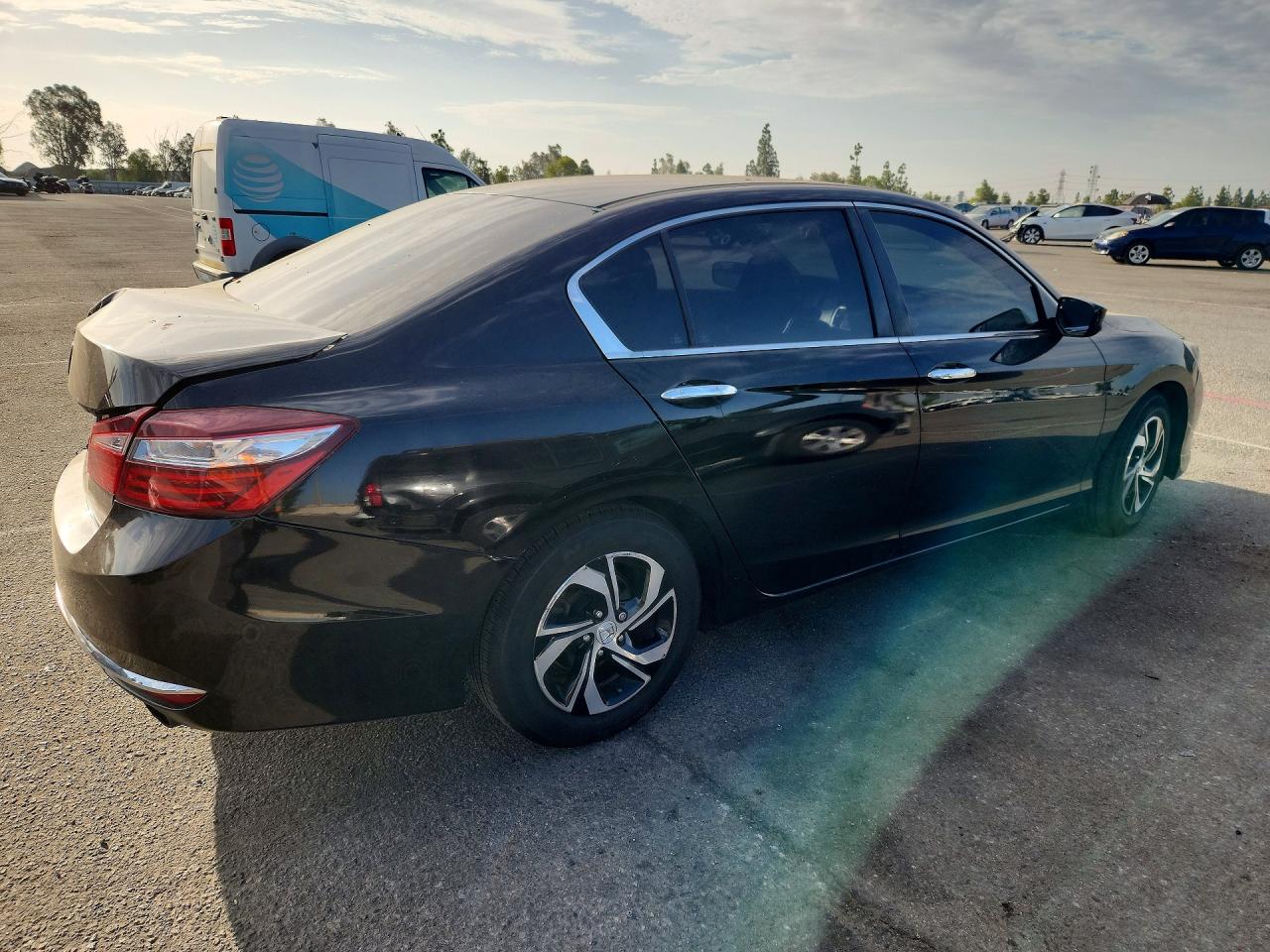 2017 HONDA ACCORD LX — снимка 3