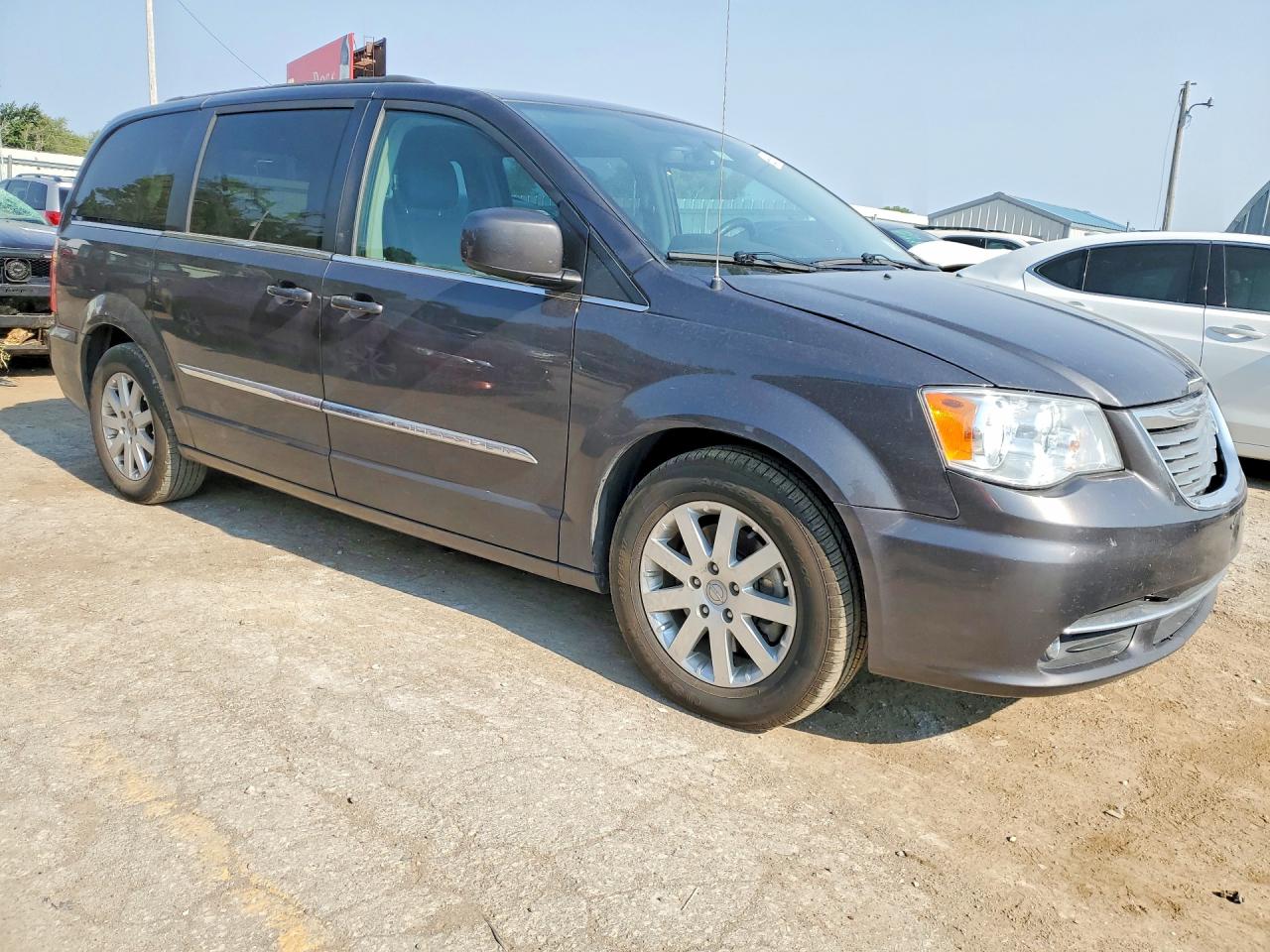 2016 CHRYSLER TOWN & COUNTRY TOURING — снимка 4