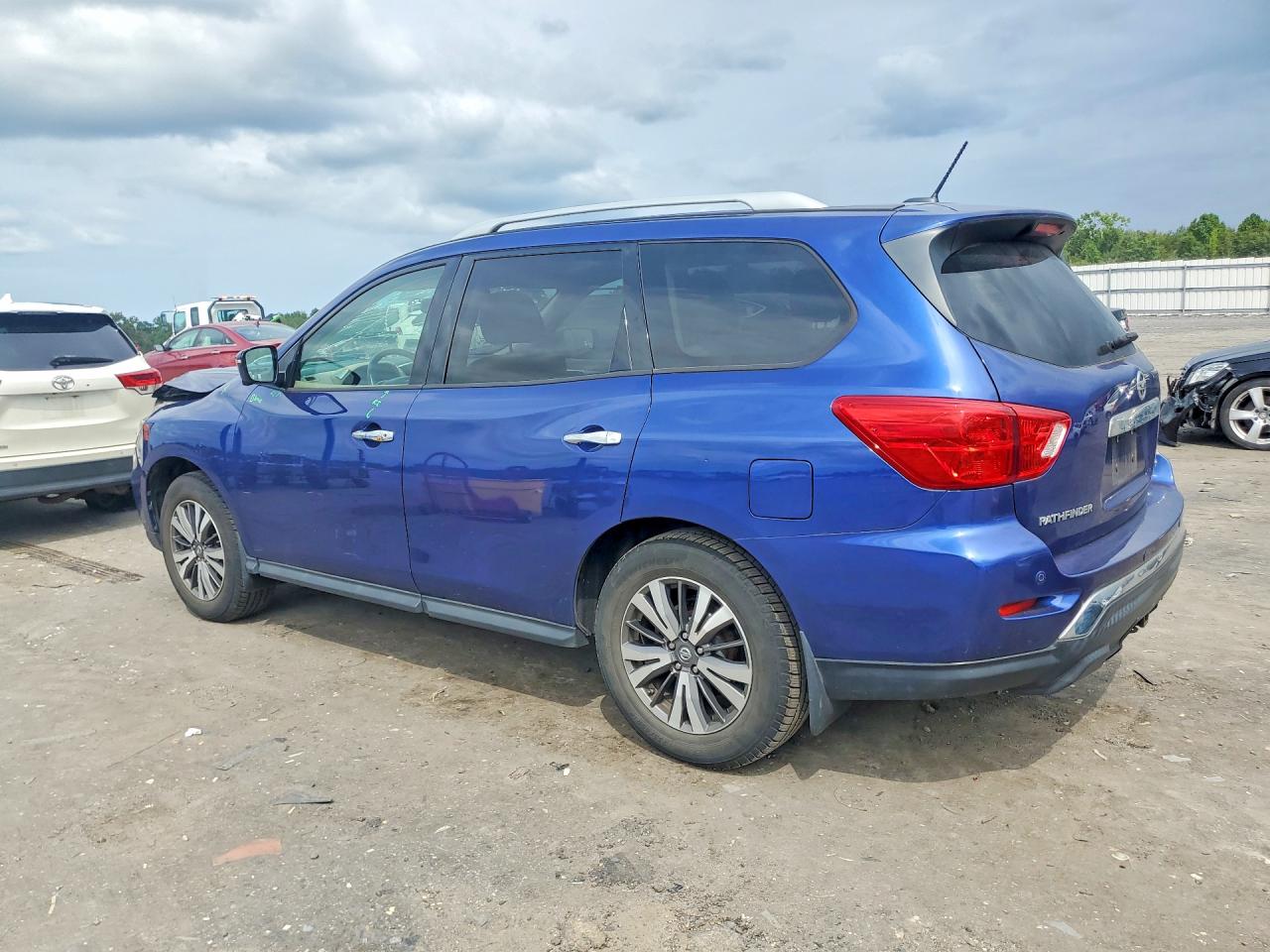 2017 NISSAN PATHFINDER SL — снимка 2