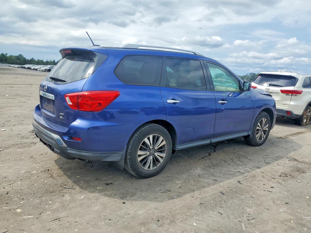 2017 NISSAN PATHFINDER SL — снимка 3