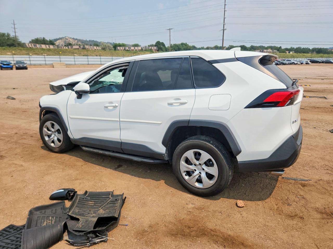 2024 TOYOTA RAV4 LE — снимка 2