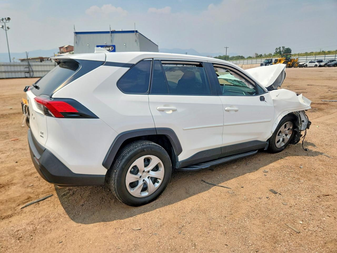 2024 TOYOTA RAV4 LE — снимка 3