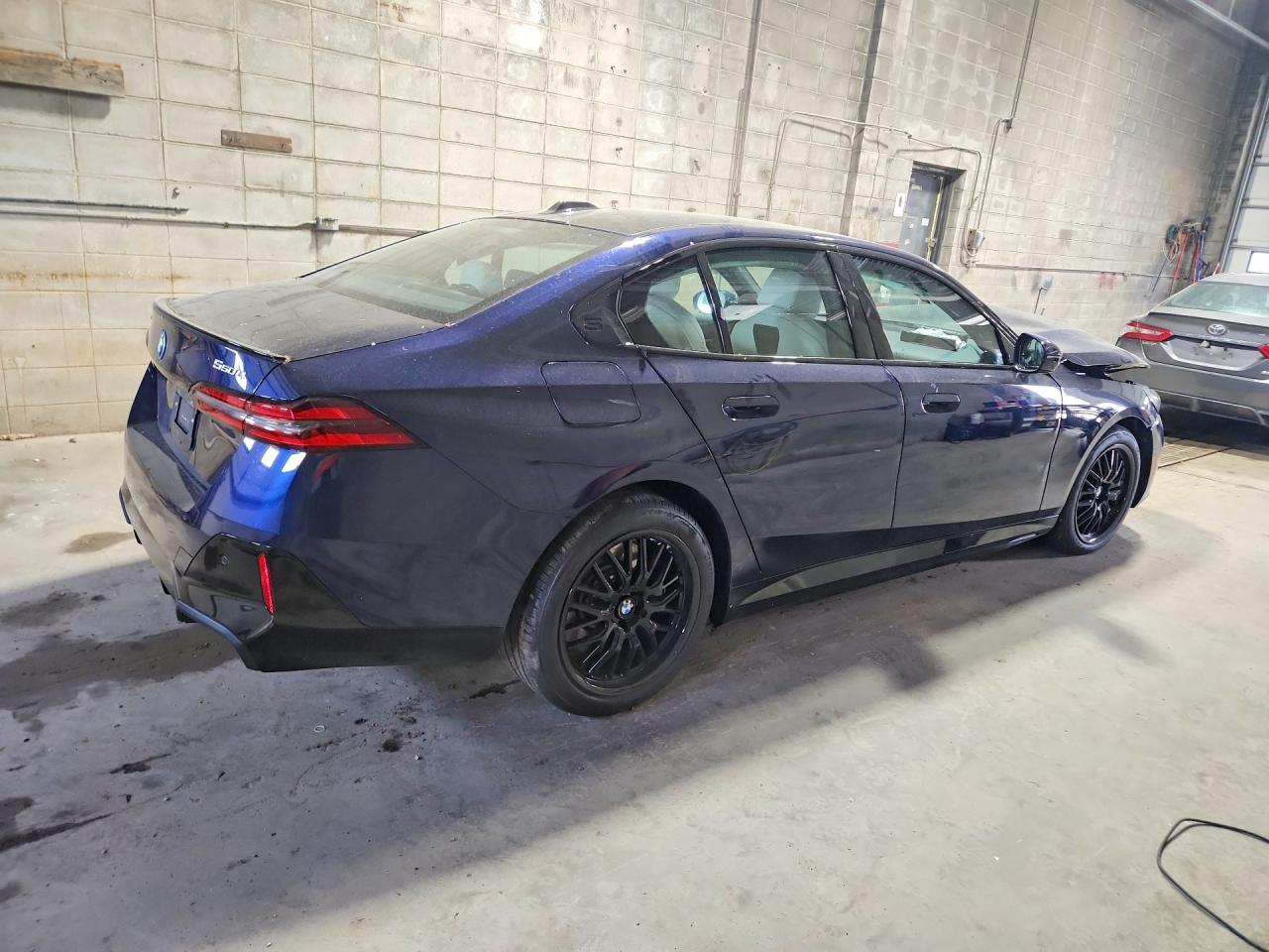 2026 BMW 550 XE — снимка 3