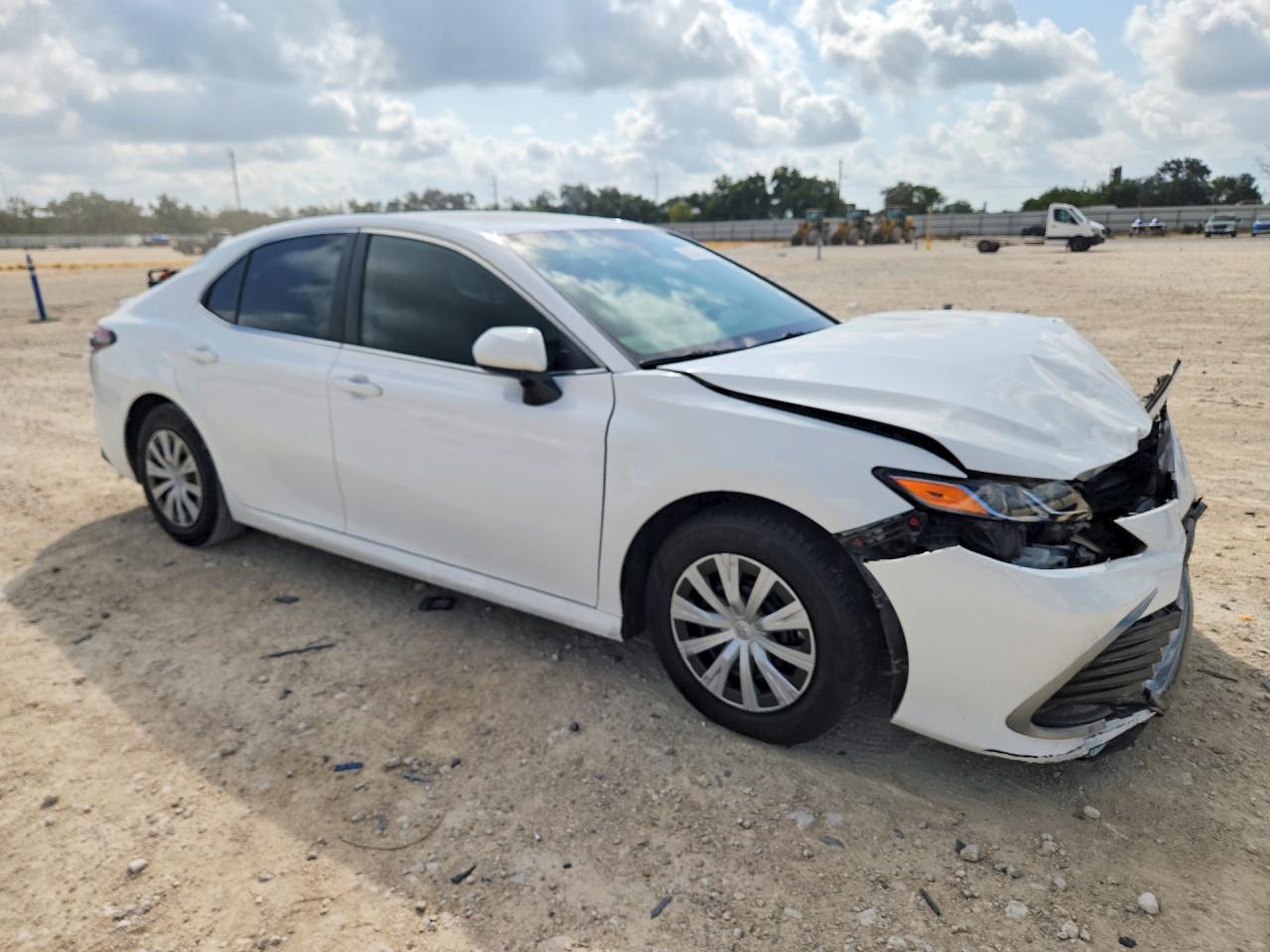 2022 TOYOTA CAMRY LE — снимка 4