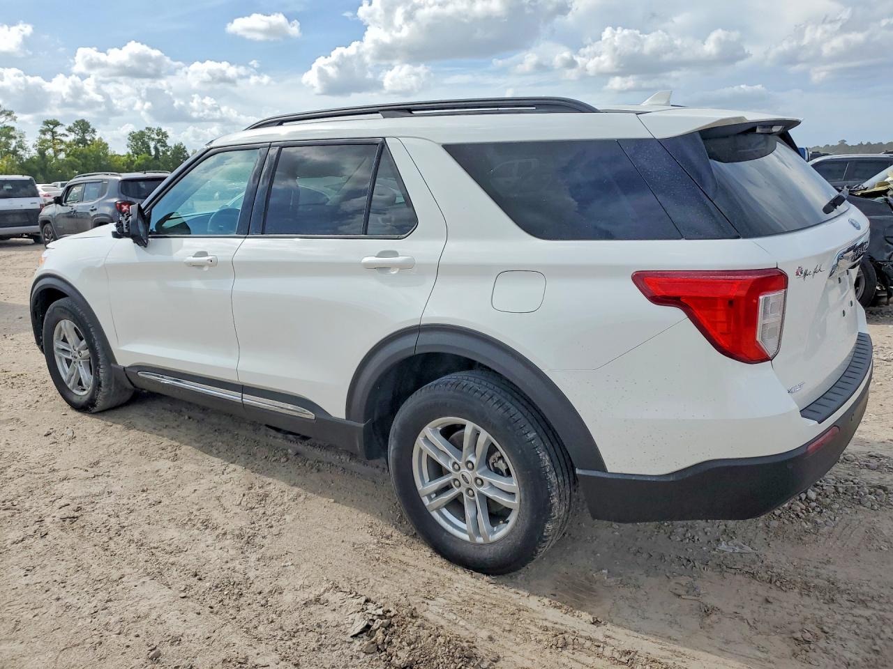 2023 FORD EXPLORER XLT — снимка 2