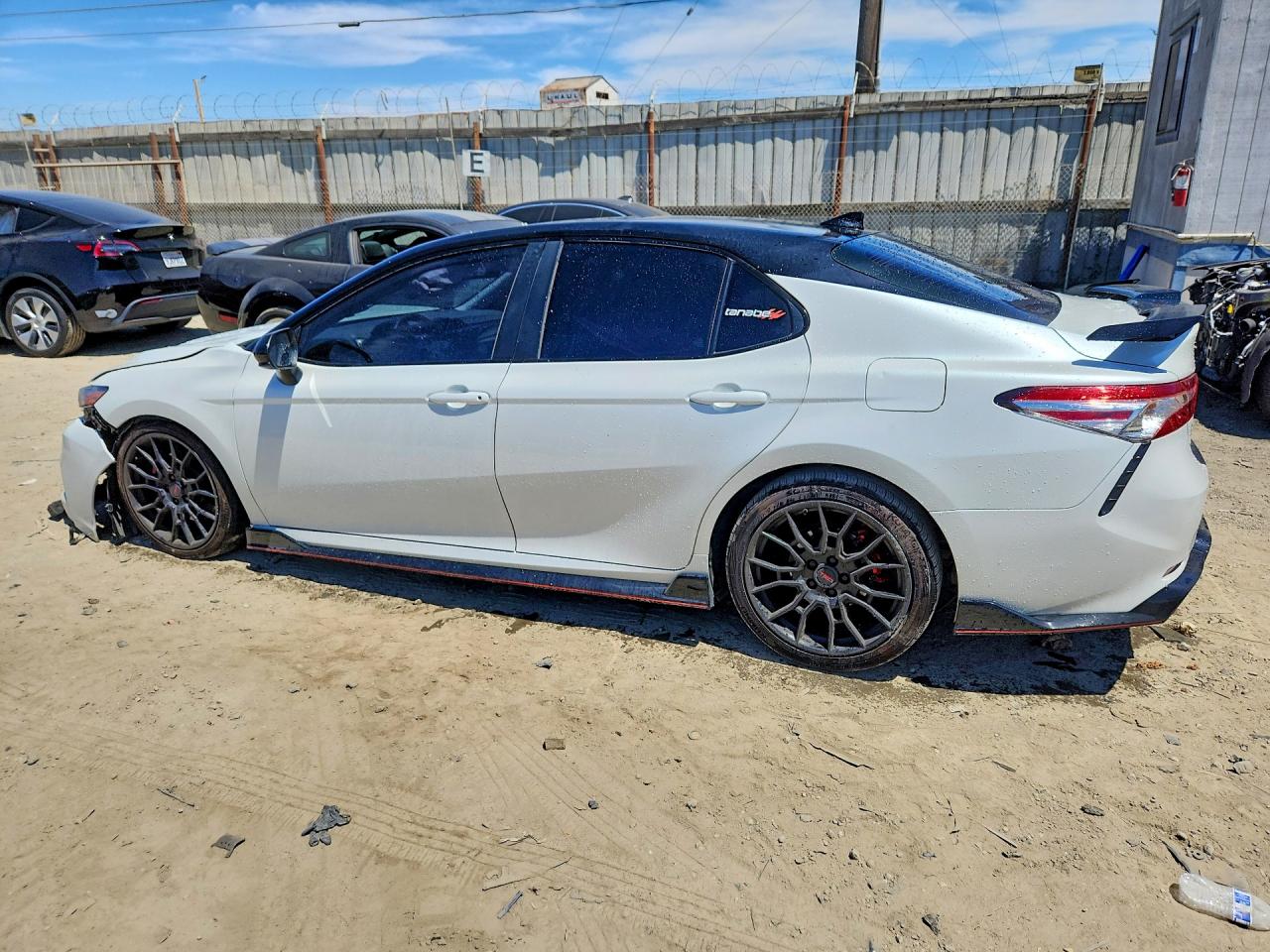 2020 TOYOTA CAMRY TRD — снимка 2