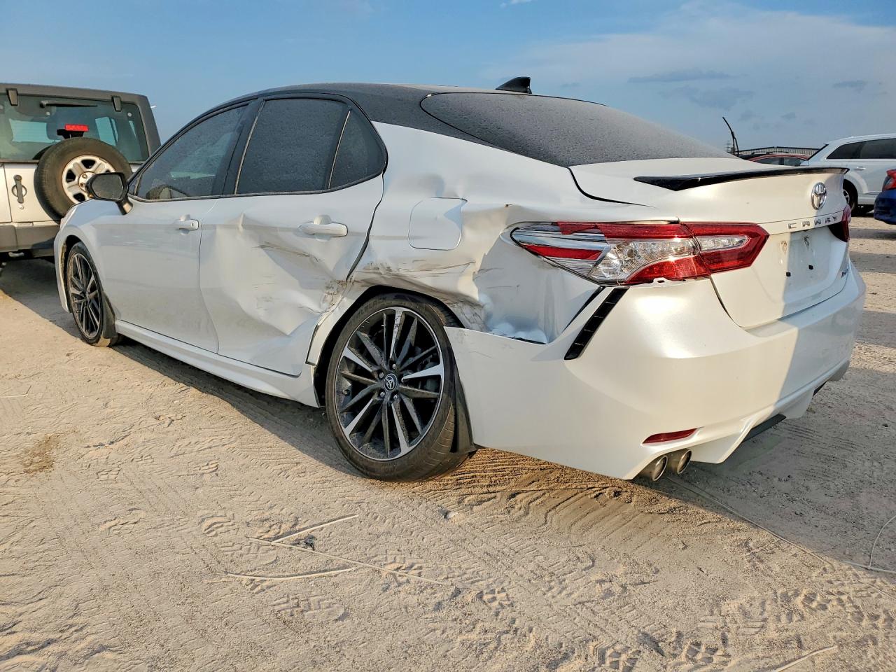 2019 TOYOTA CAMRY XSE — снимка 2