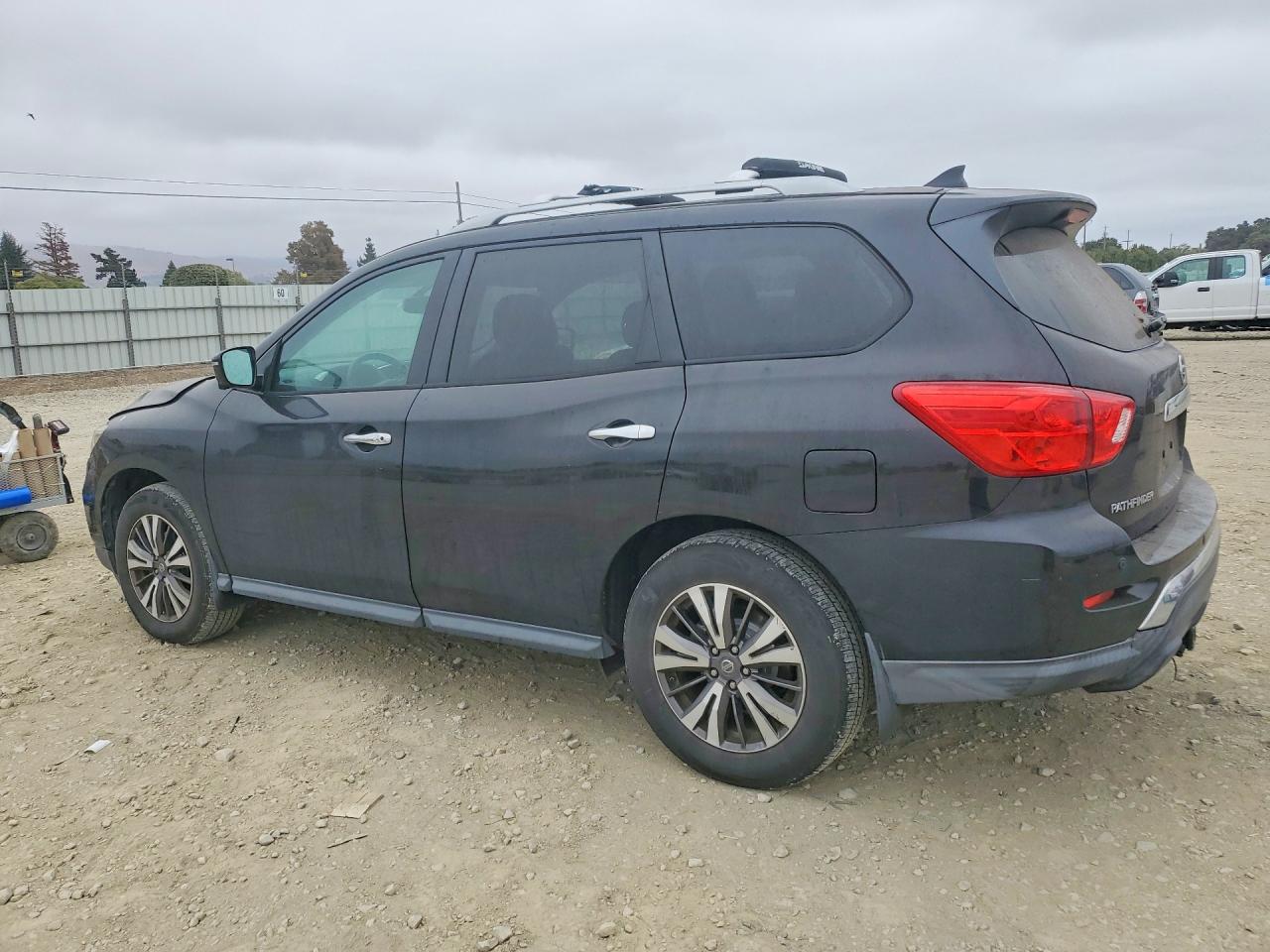2017 NISSAN PATHFINDER SL — снимка 2