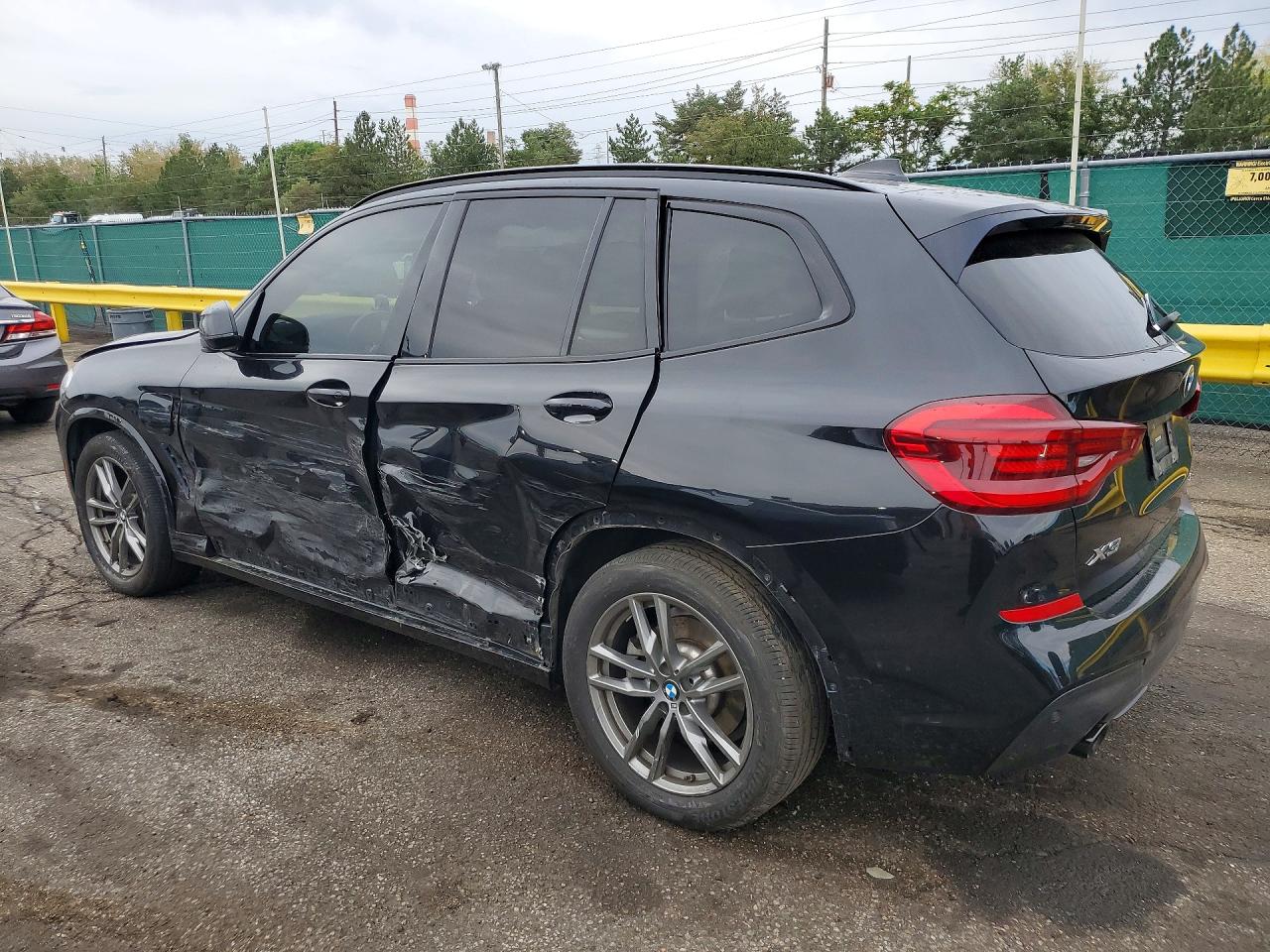 2021 BMW X3 XDRIVE30E — снимка 2