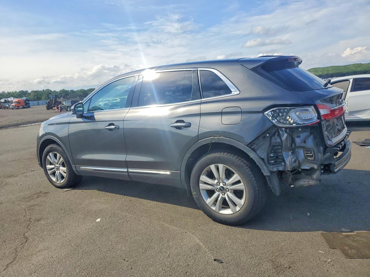 2018 LINCOLN MKX PREMIERE — photo 2