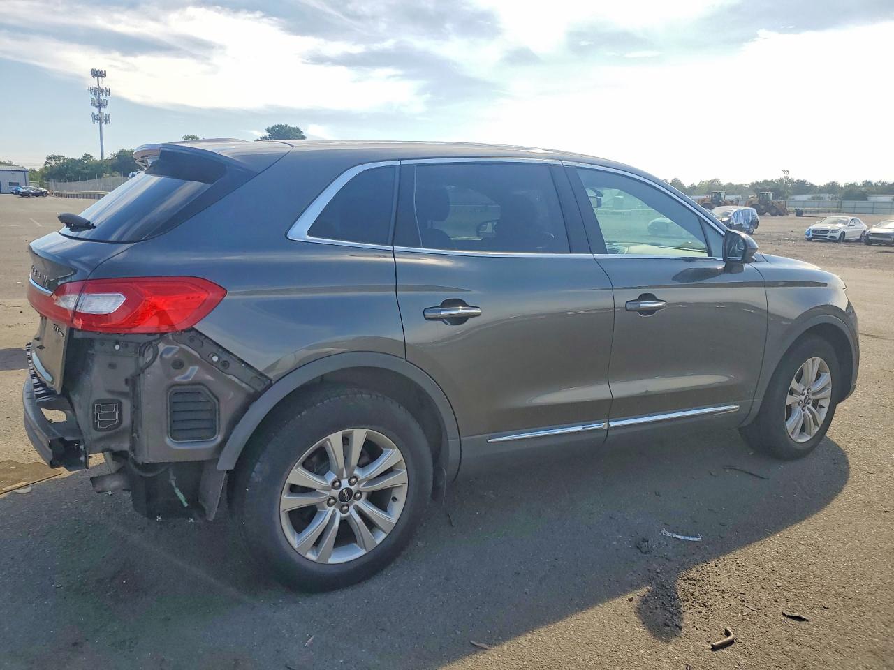 2018 LINCOLN MKX PREMIERE — photo 3
