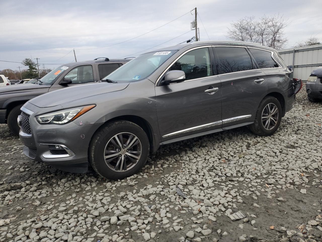 2017 INFINITI QX60 BASE
