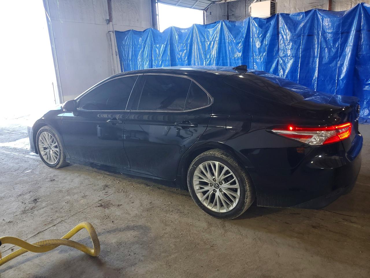 2018 TOYOTA CAMRY XLE — снимка 2