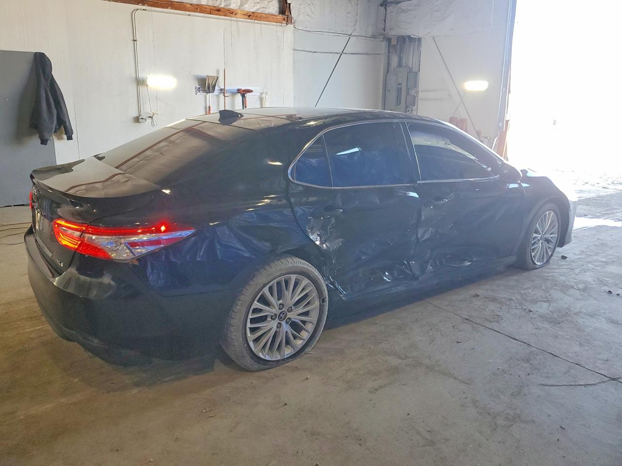 2018 TOYOTA CAMRY XLE — снимка 3