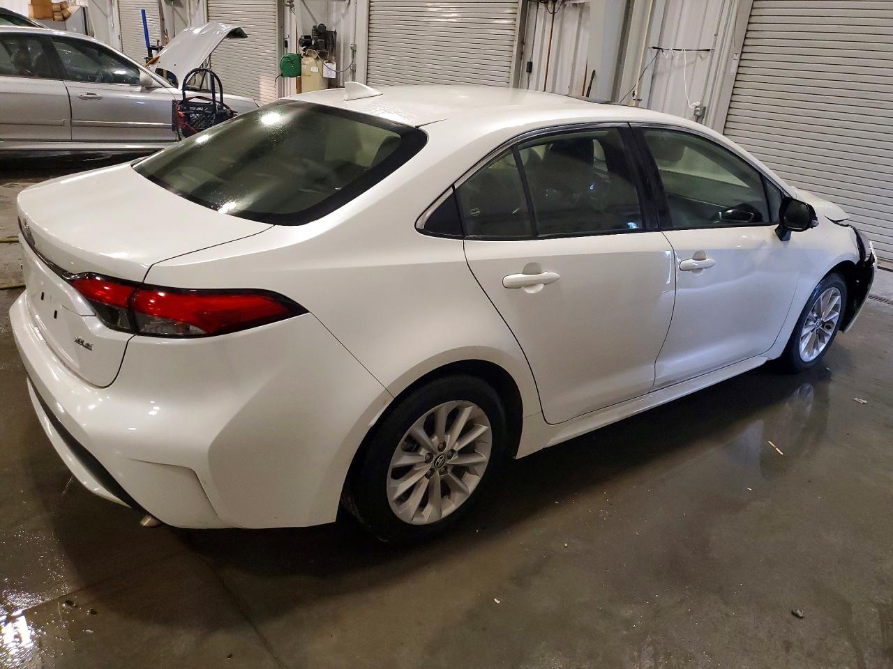 2020 TOYOTA COROLLA XLE — снимка 3
