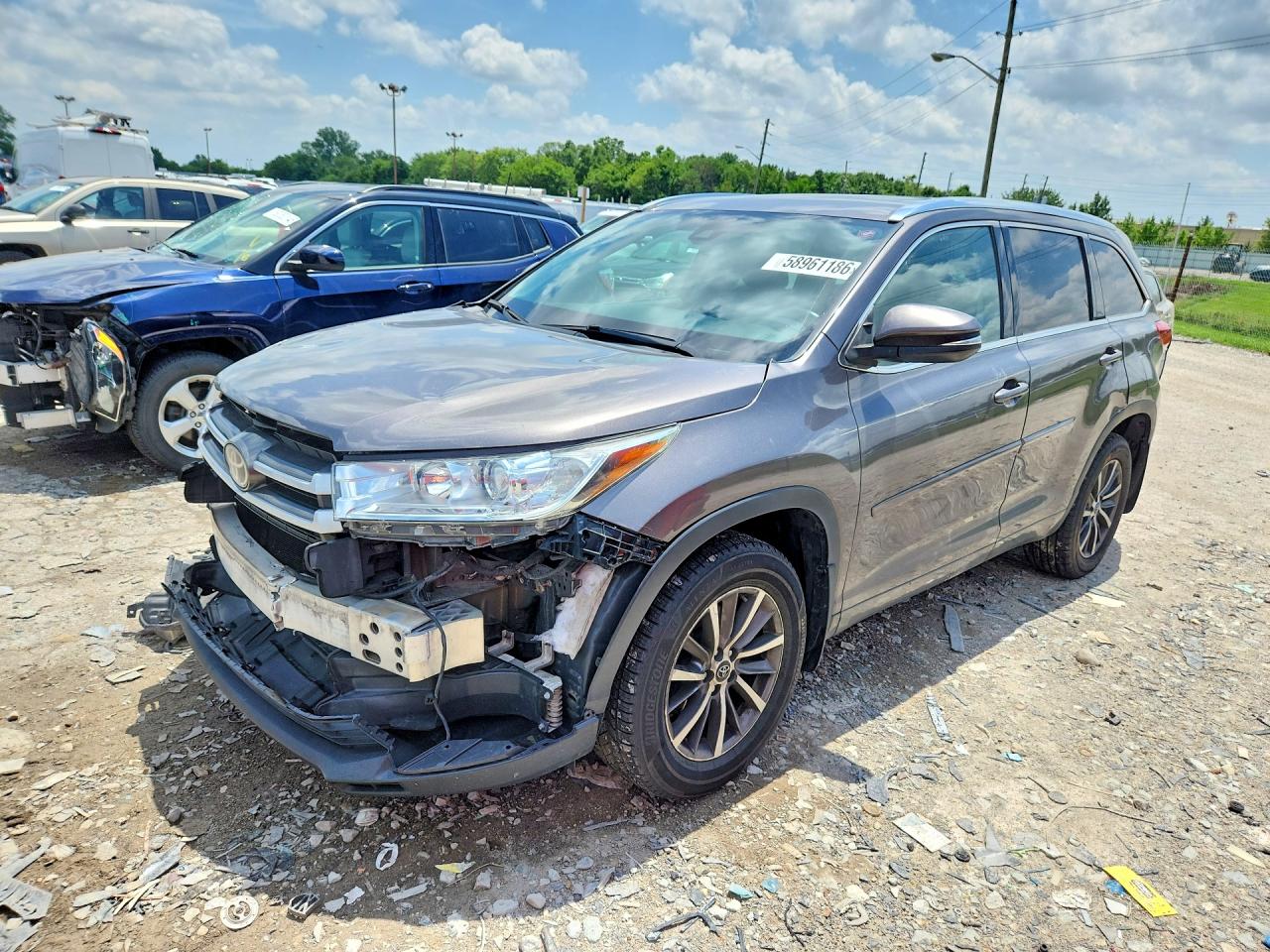 2017 TOYOTA HIGHLANDER XLE