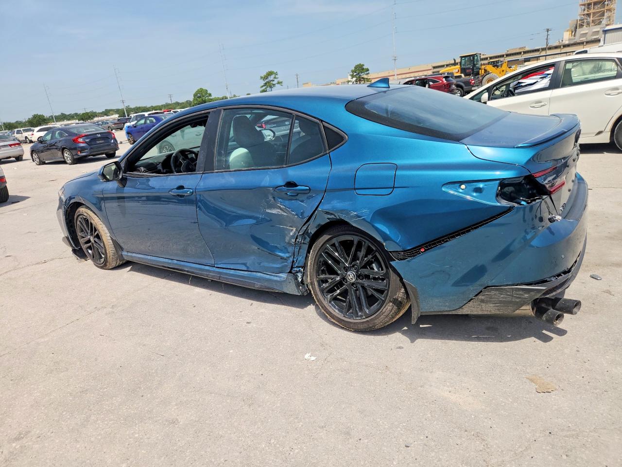 2025 TOYOTA CAMRY SE — снимка 2