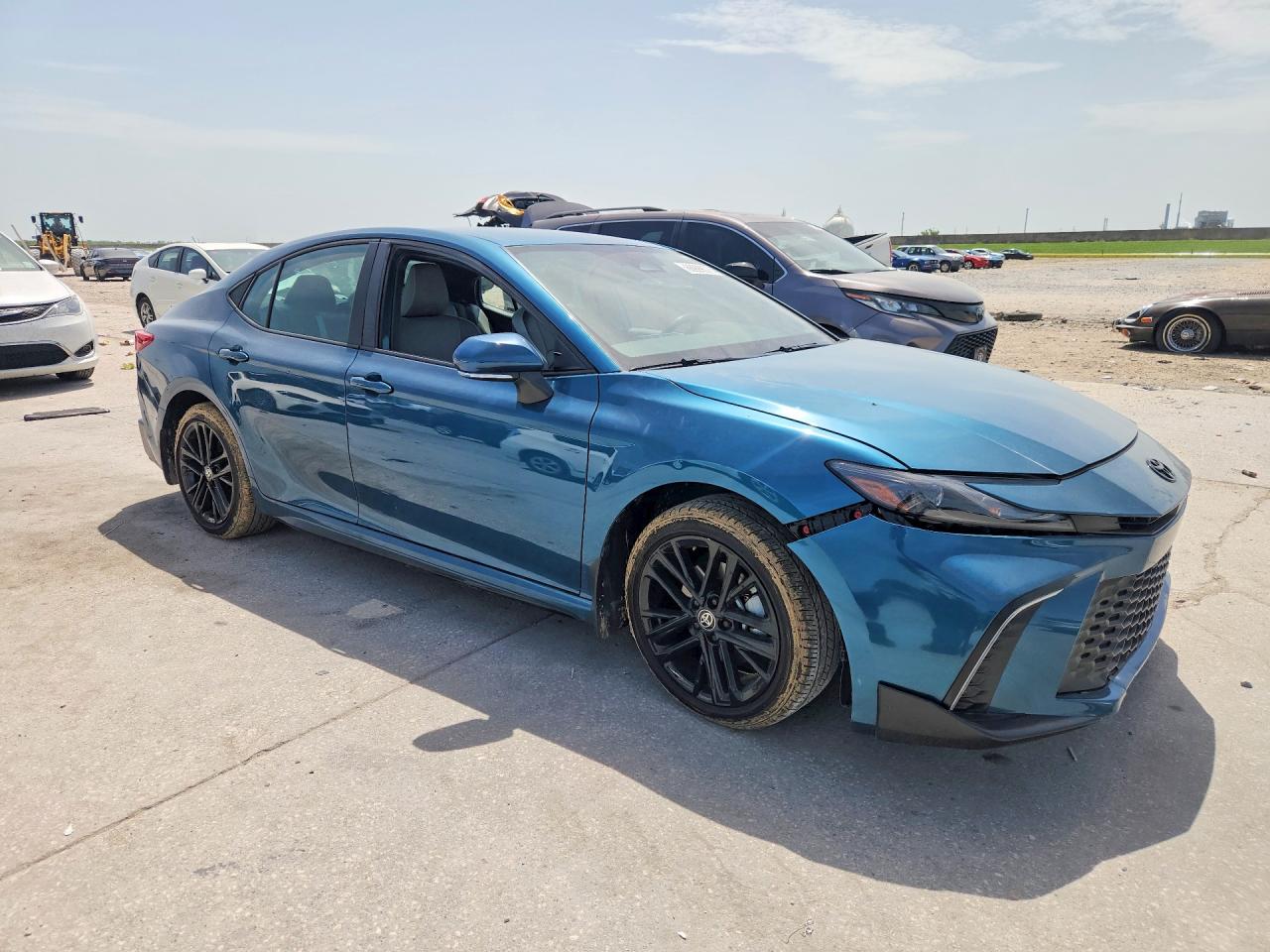 2025 TOYOTA CAMRY SE — снимка 4